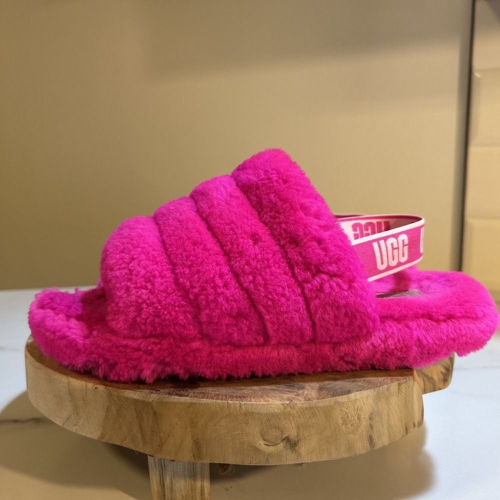 UGG Fluff Yeah big‎ kid's pink slide sandal logo strap size 5 Eur 37